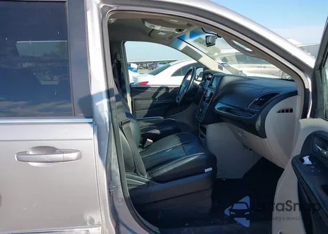 2014 Chrysler Town & Country Touring from USA, damaged, VIN 2C4RC1BG1ER247247